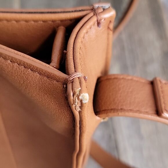 CoLab faux leather crossbody bag - Picture 10 of 13